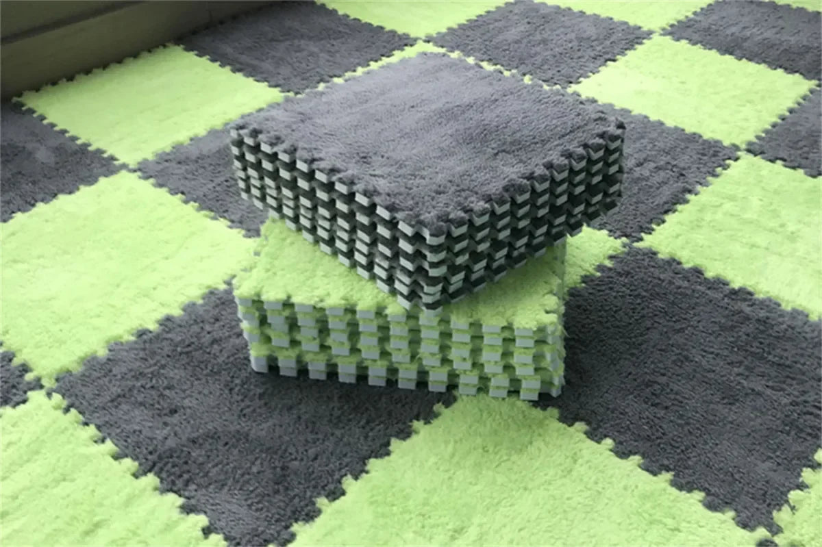 Cozy 30x30CM Soft Plush Rug for Kids - Versatile Play Mat & Puzzle Carpet for Bedrooms and Play Areas